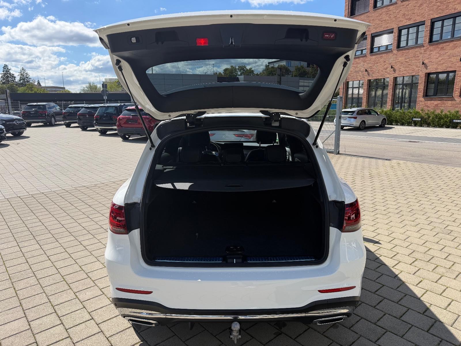 Mercedes-Benz GLC 300d 4Matic*AMG*AHK*Pano*Memory*Distr*360°