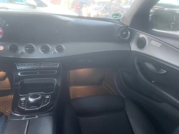 Mercedes E 200 - 12