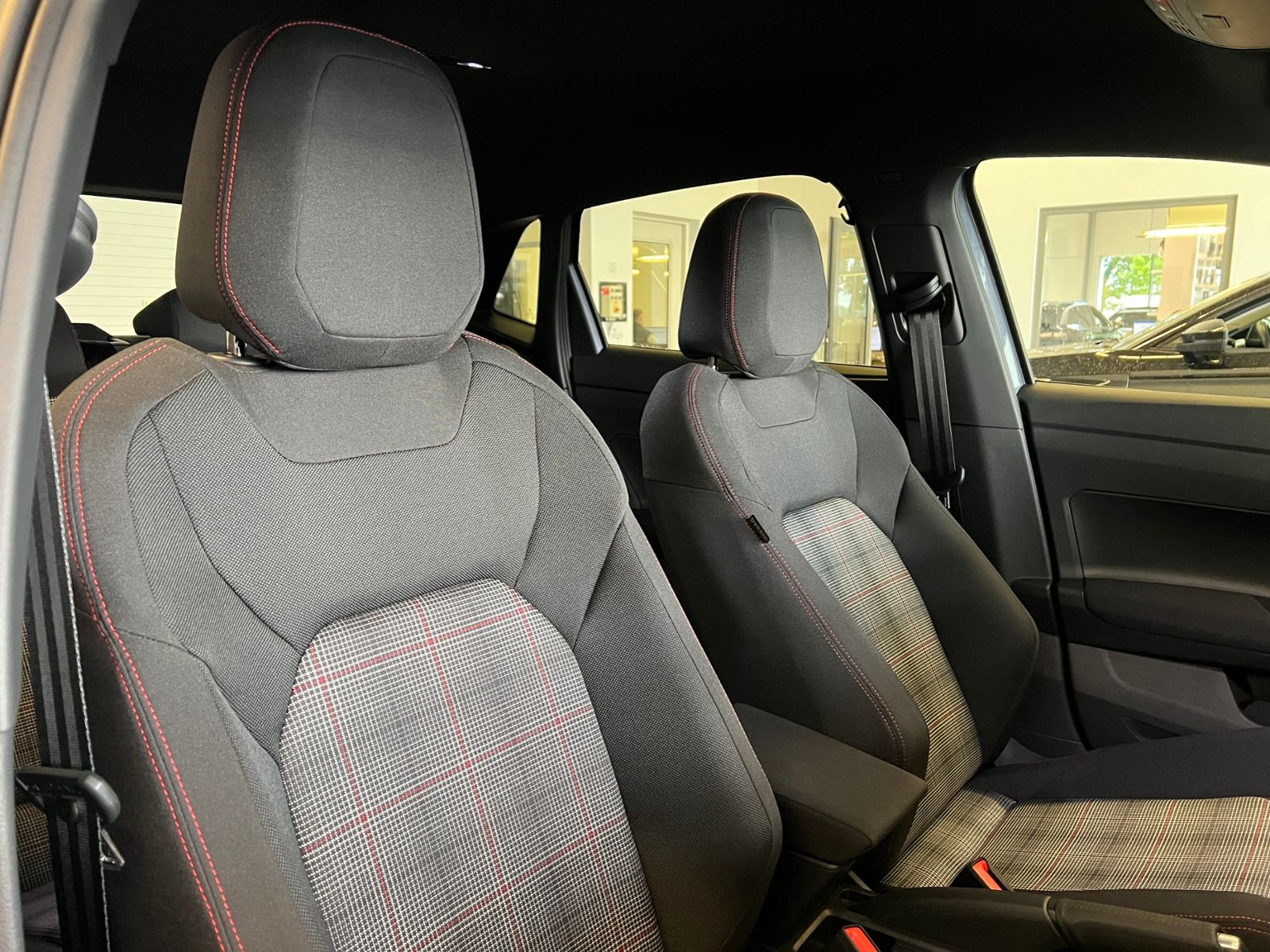 Fahrzeugabbildung Volkswagen Polo GTI 2.0 TSI DSG *IQ.Light, ACC, Ready2Disco