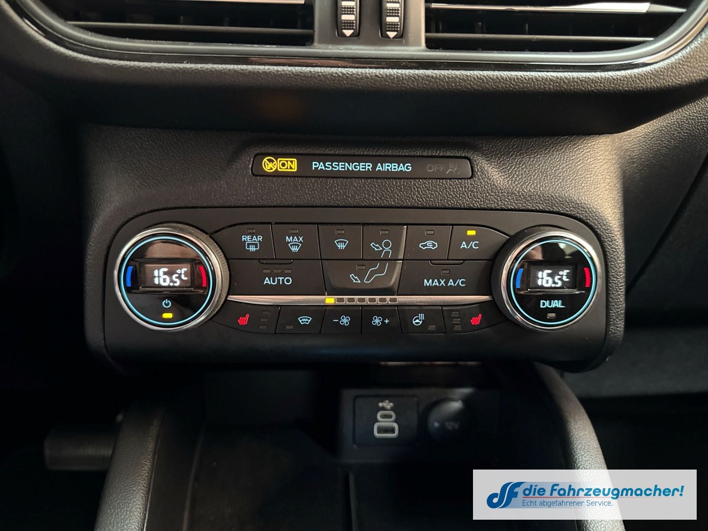 Fahrzeugabbildung Ford Kuga Plug-In Hybrid ST-Line X Navi Digitales Coc