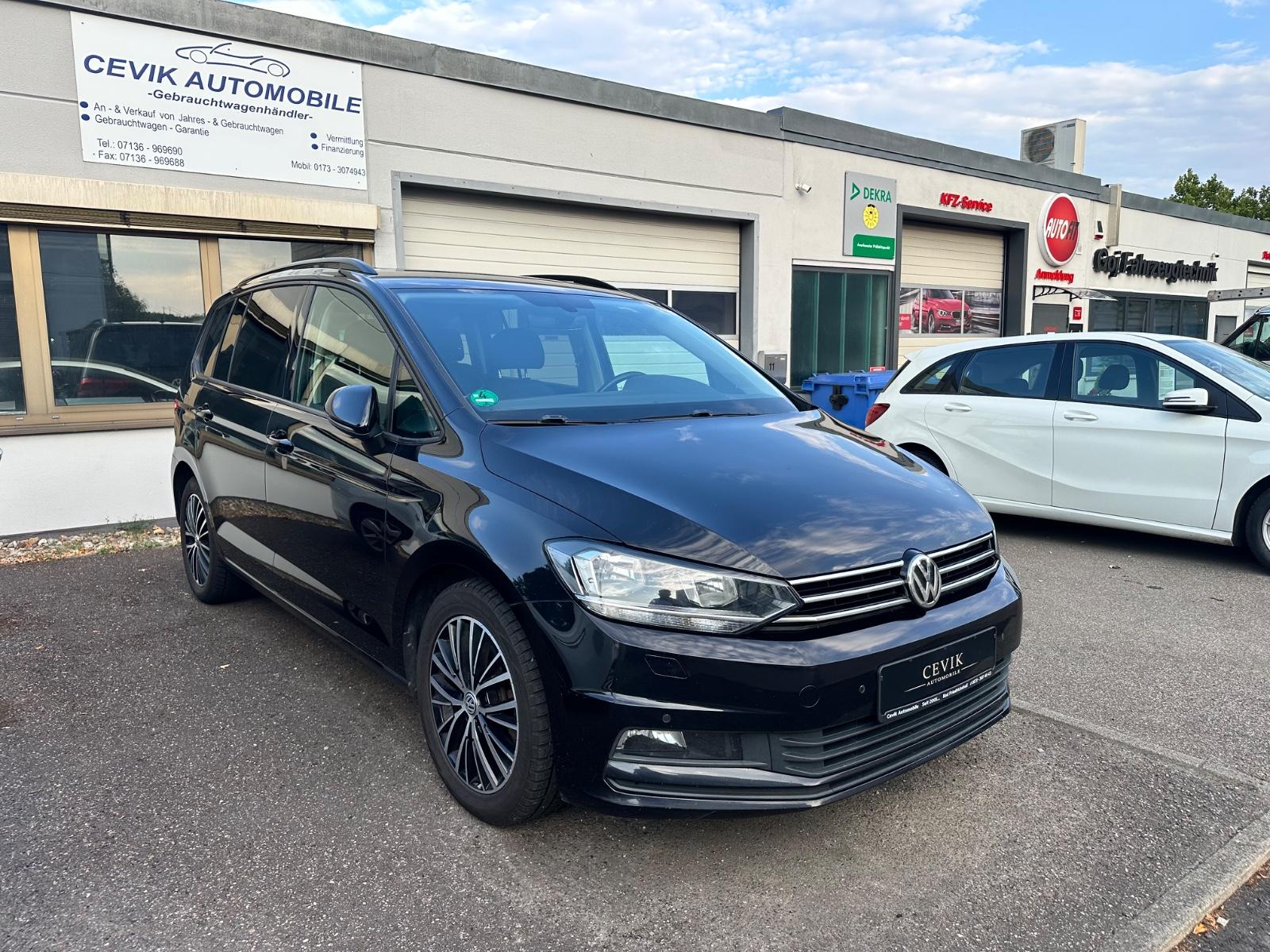 Volkswagen Touran Comfortline DSG 150 PS / ACC / SPUR / NAV