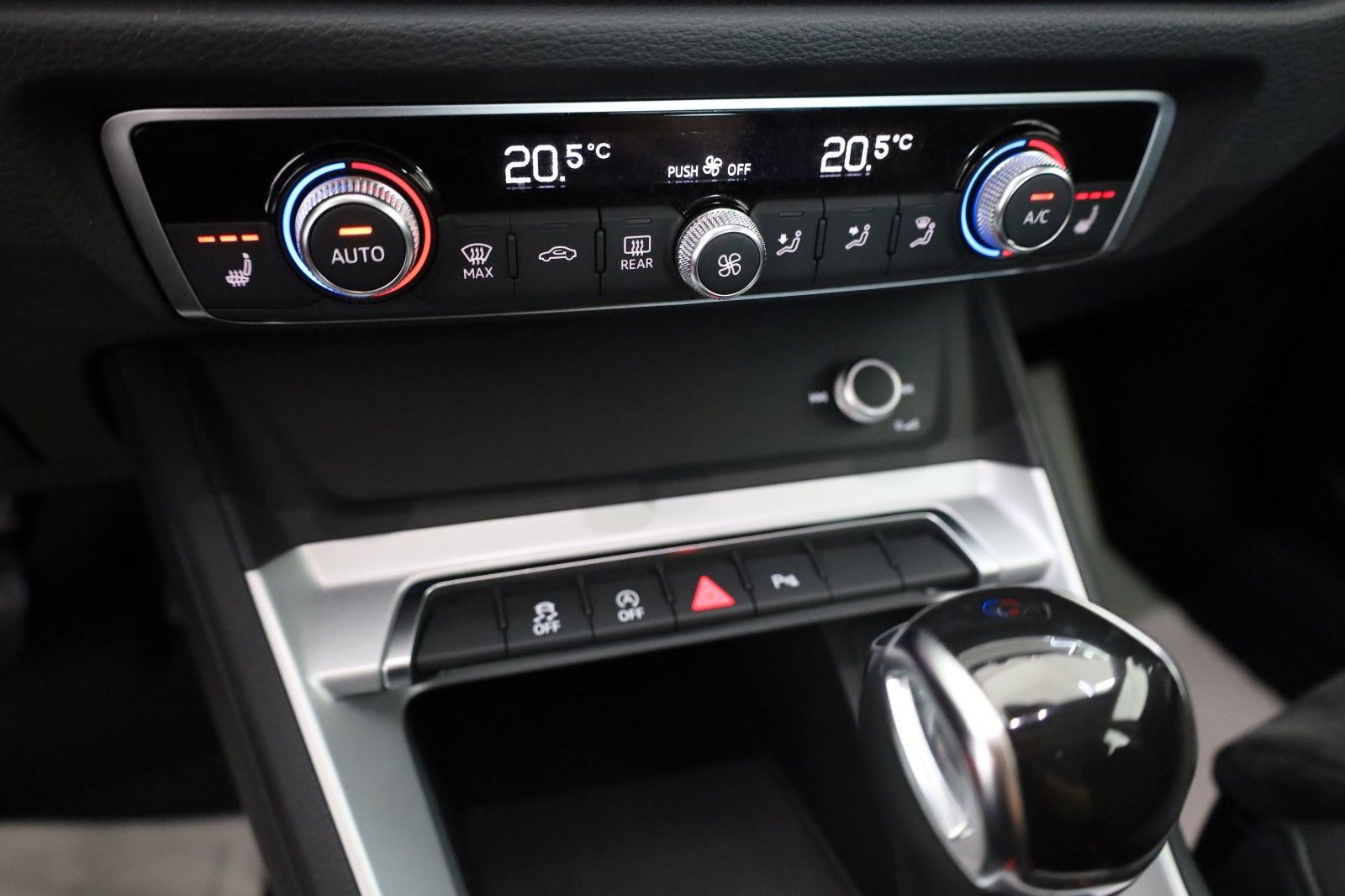 Fahrzeugabbildung Audi Q3 40 TDI quattro,TLeder,Navi,LED,360°Kamera,AHK