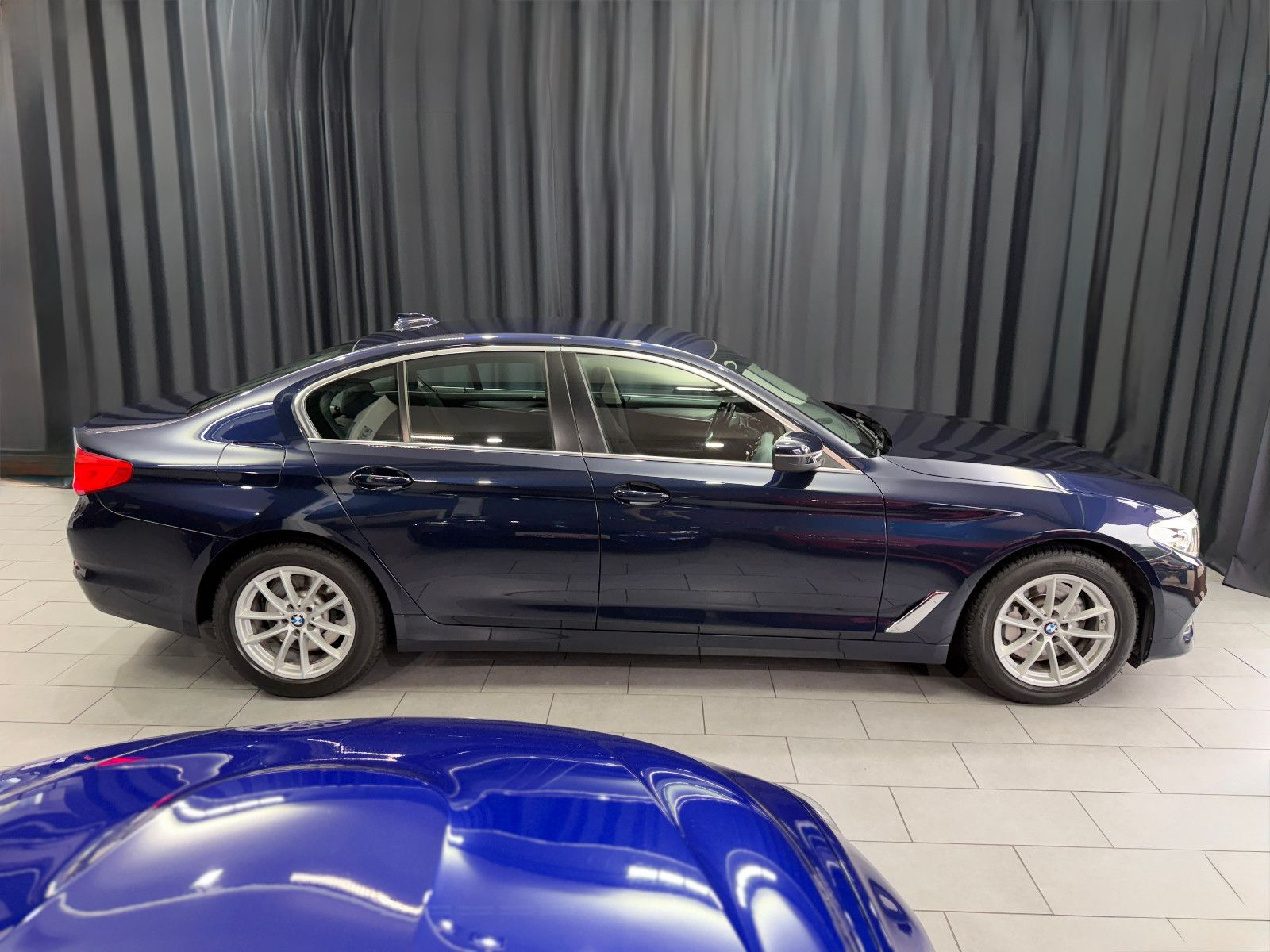 Fahrzeugabbildung BMW 530I Limousine|Driving Assistant|NAVI|PDC