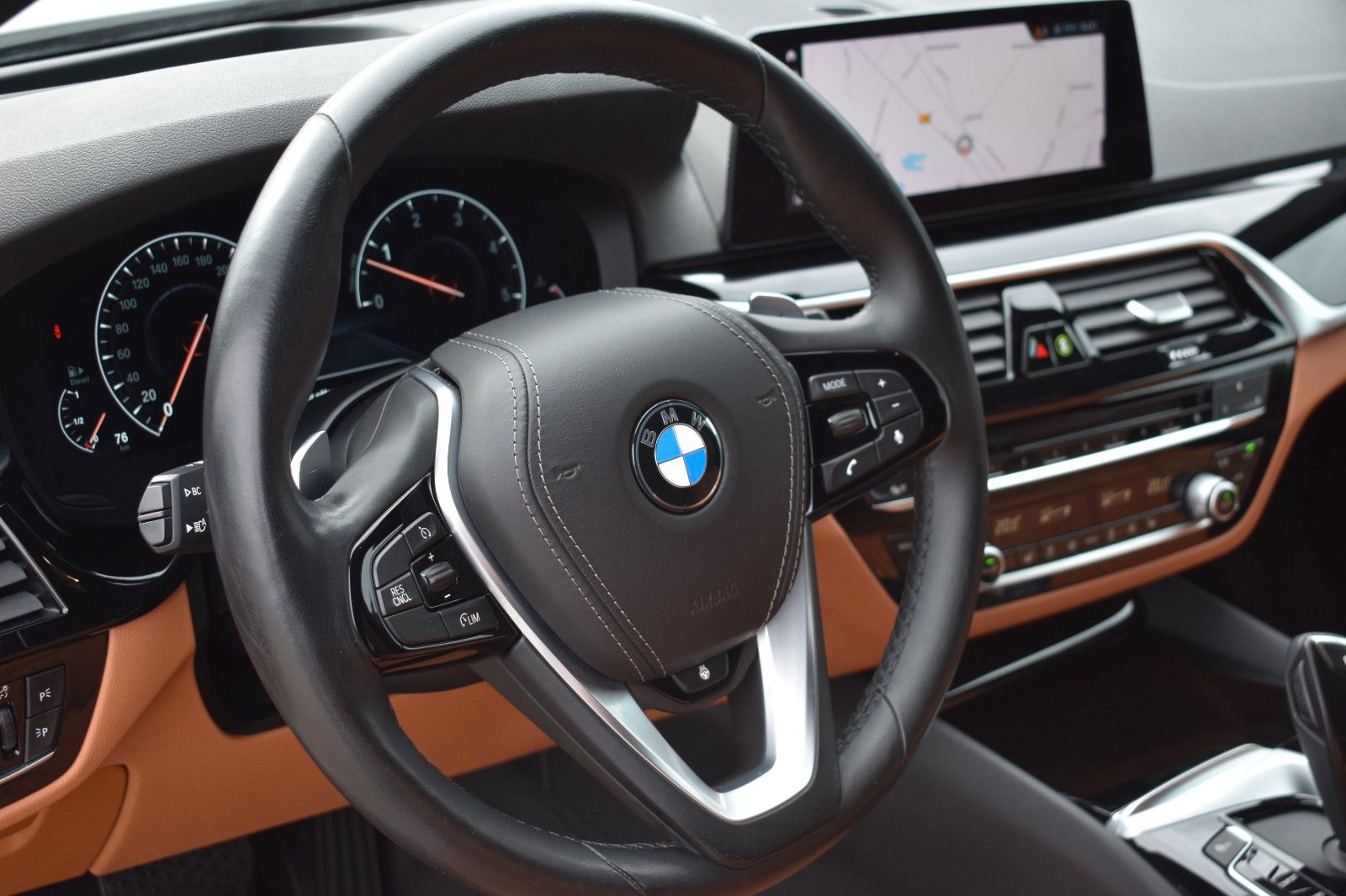 Fahrzeugabbildung BMW 530 d Touring Sport Line Panora Leder HUD AHK ke