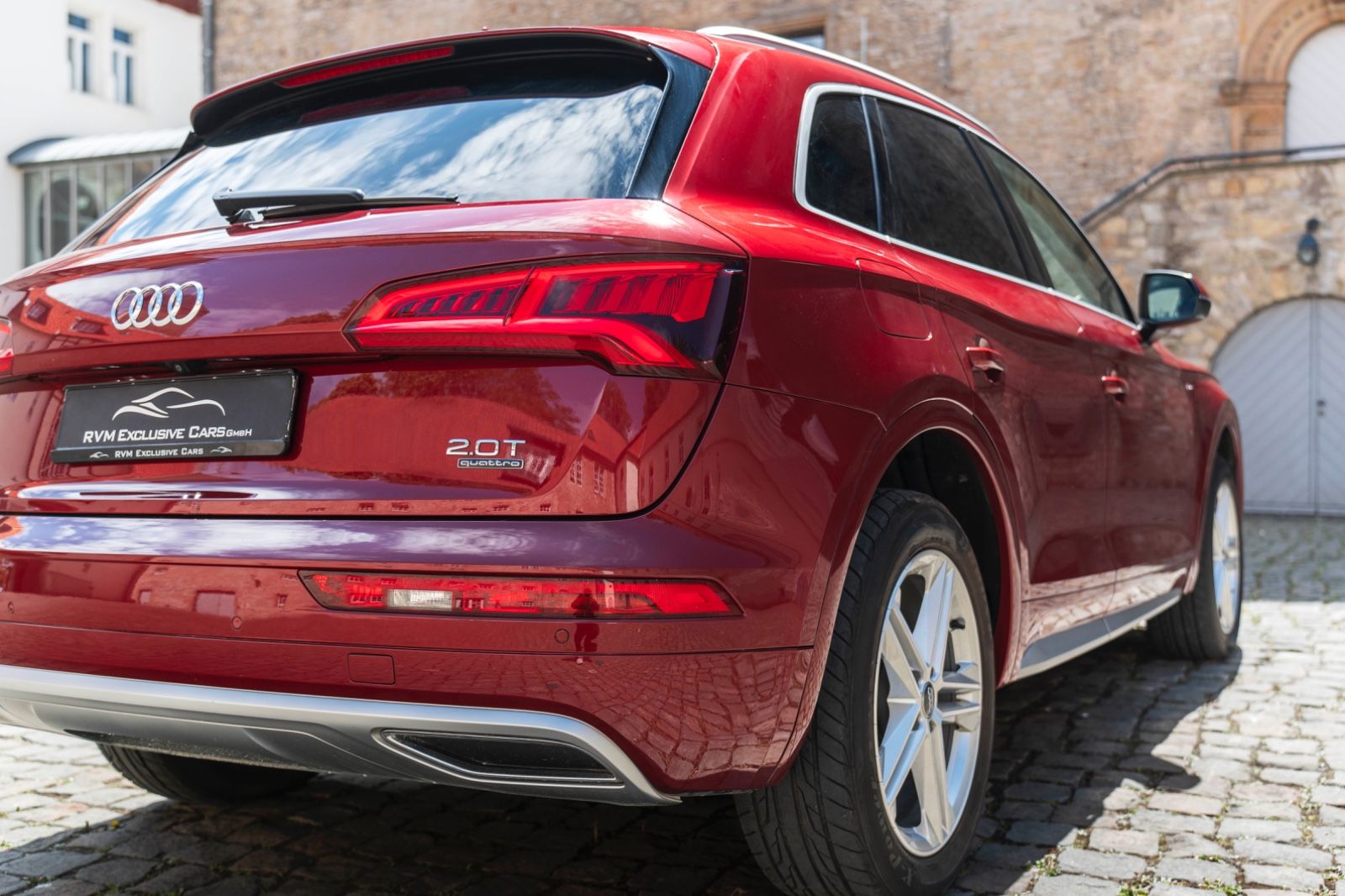 Fahrzeugabbildung Audi Q5 TFSI QUATTRO S-LINE PANO LED KAM NAV SZH SZB
