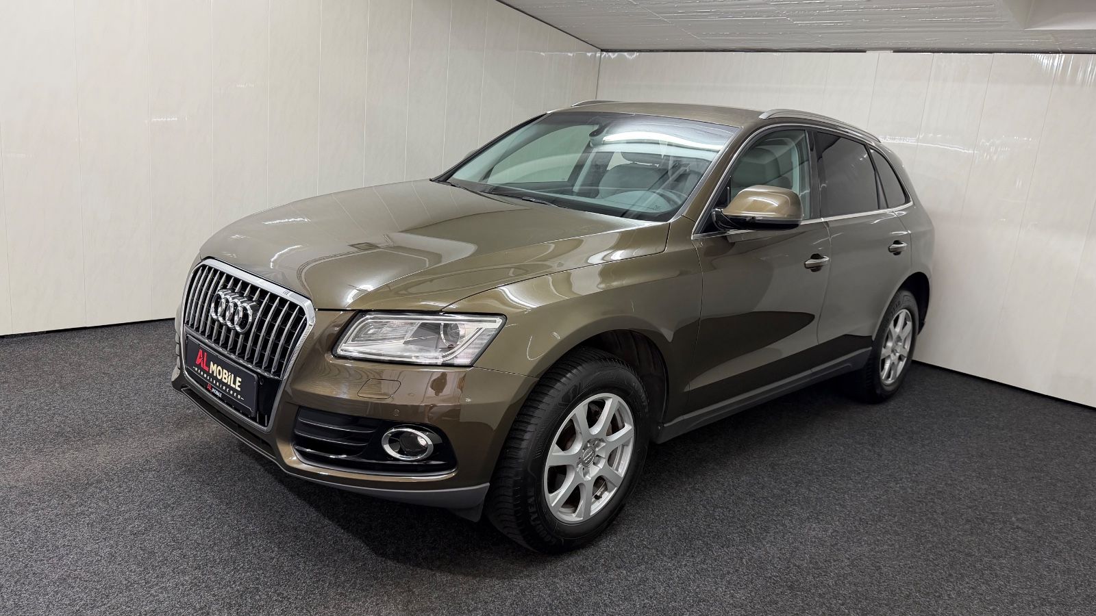AUDI Q5 2.0 TFSI quattro  XENON*SHZ*NAVI*PDC*TEMP*AHK