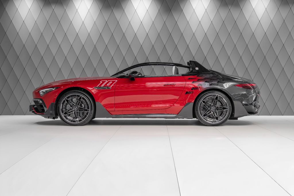 AMG PURESPEED RED/BLACK 2026 - Bild 4