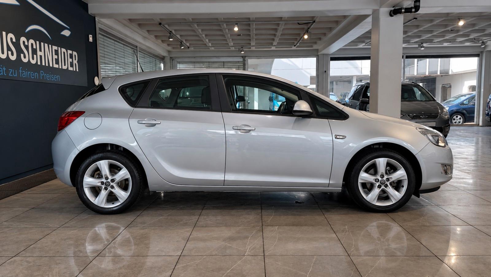 Opel Astra J Lim. 5-trg Edition *Erst 78tkm*Automatik