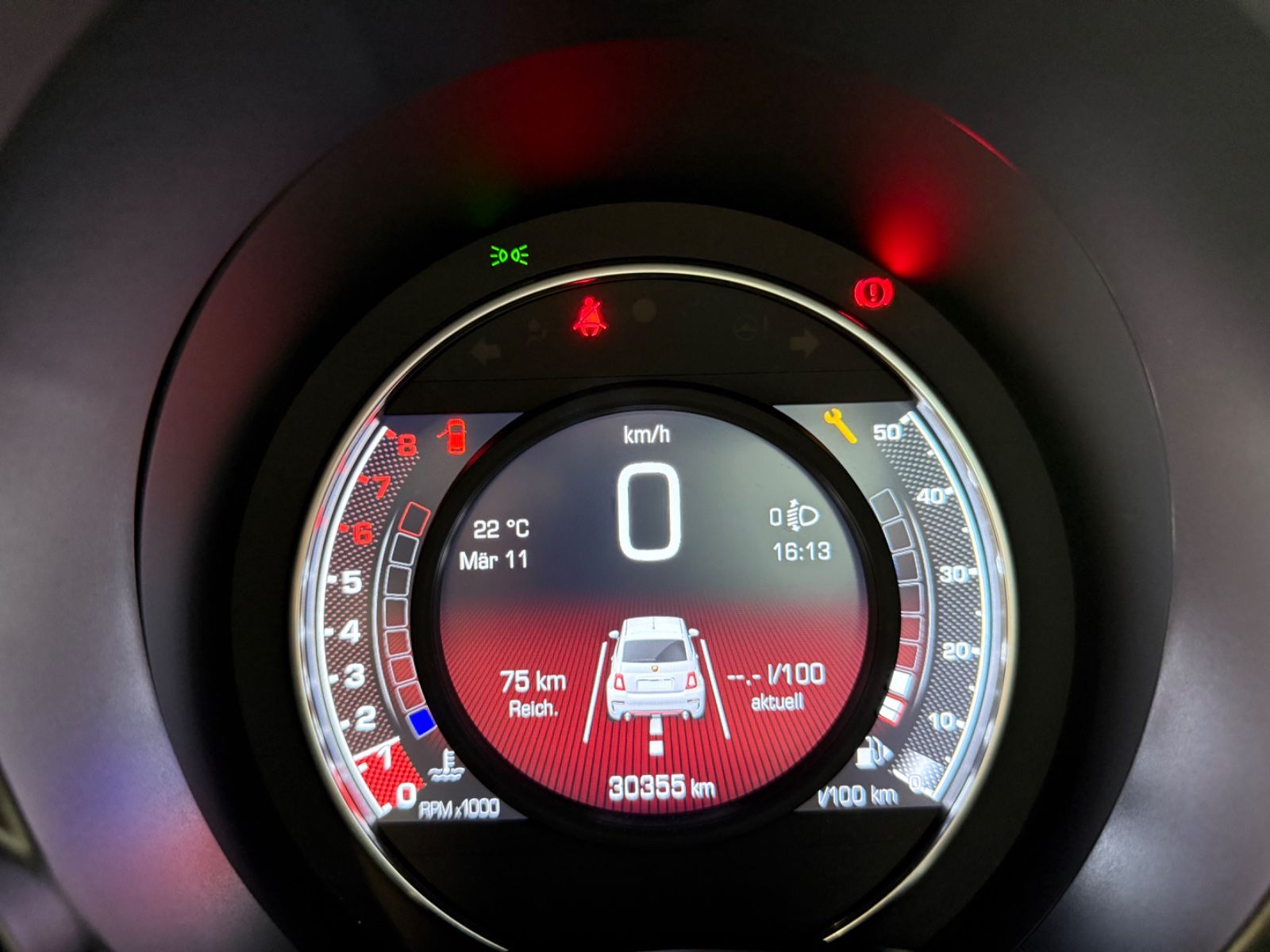 Fahrzeugabbildung Abarth 500 595 Basis, Sky Dome Pano,  Alu Sport,