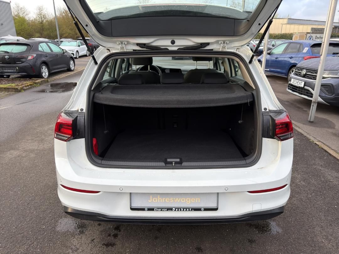 Fahrzeugabbildung Volkswagen Golf Life VIII 1.5 TSI,RearView,Climatronic,SH,L
