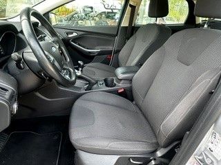 Fahrzeugabbildung Ford Focus Lim. Titanium