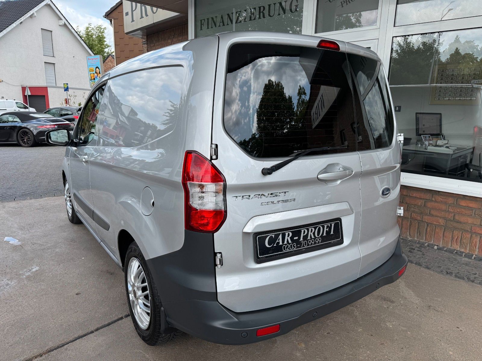 Fahrzeugabbildung Ford Transit Courier Klima/1.Hand