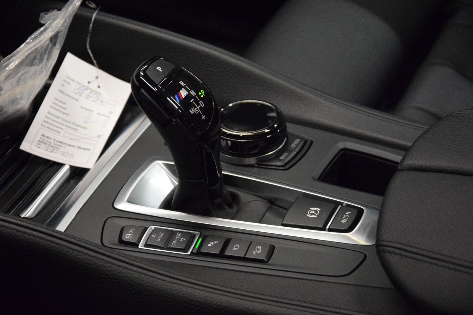 Fahrzeugabbildung BMW X6 M50 HUD TV 360 Pano Memory Sitzlüftung H&K