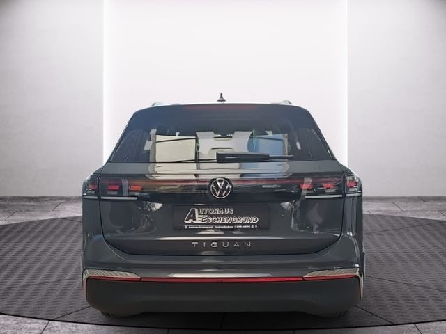 Fahrzeugabbildung Volkswagen Tiguan 2.0 TDI DSG Elegance STDHZ NAVI AHK KESSY