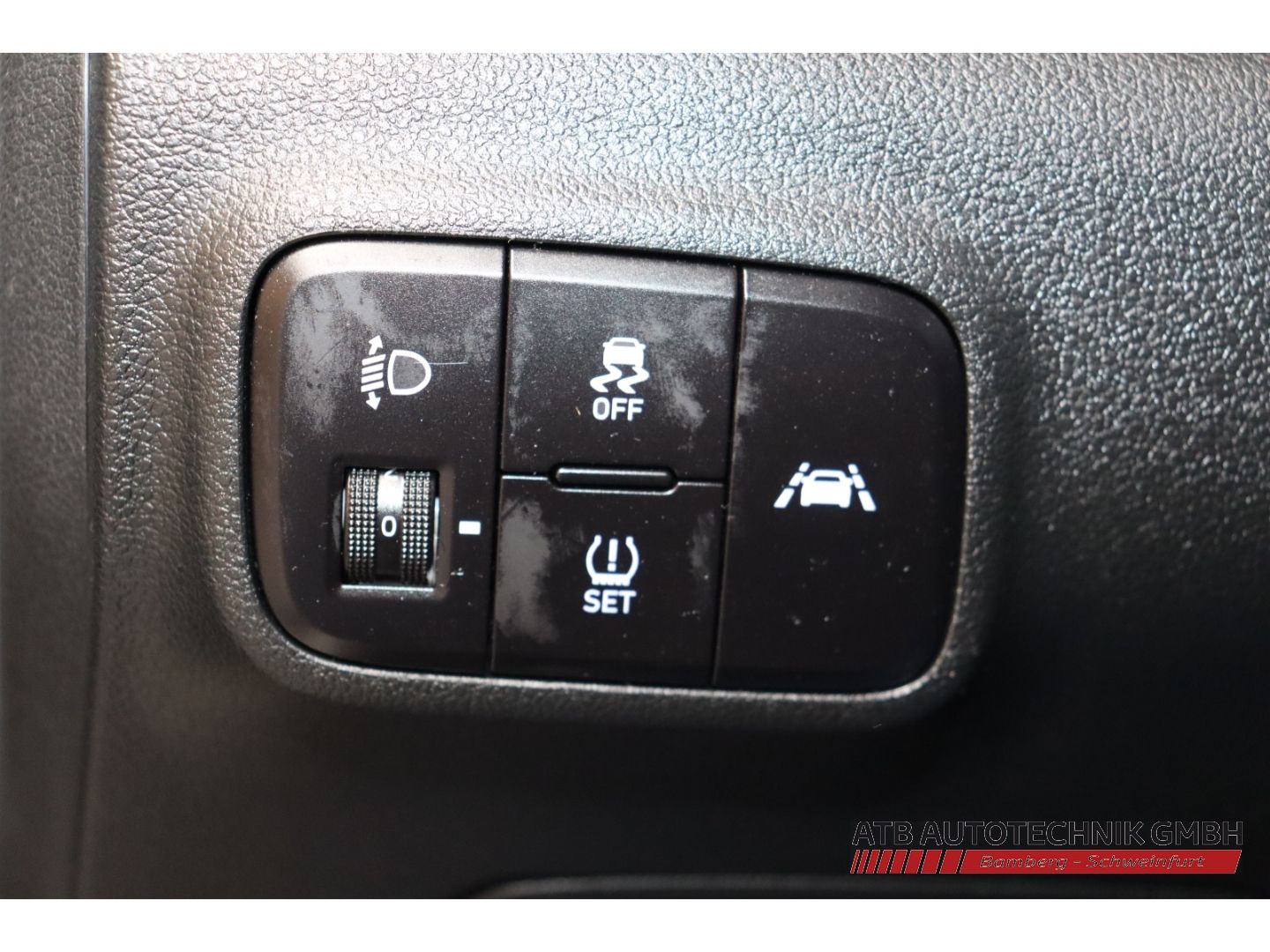 Fahrzeugabbildung Hyundai i10 Trend 1.2l PDC SHZ LenkradHZG Klima Apple Ca