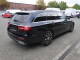 Mercedes-Benz E 300 de T 4Matic Avantgarde Business Distronic - Hybrid (Diesel/Elektro): Schwarz, Luftfederung