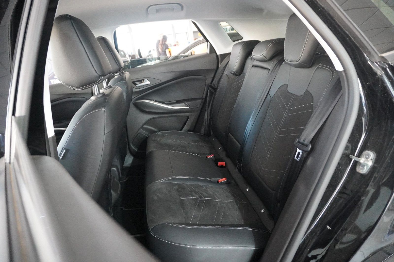 Fahrzeugabbildung Opel Grandland (X) ULTIMATE 4HYBRID NAVI/LED/360°/DAB