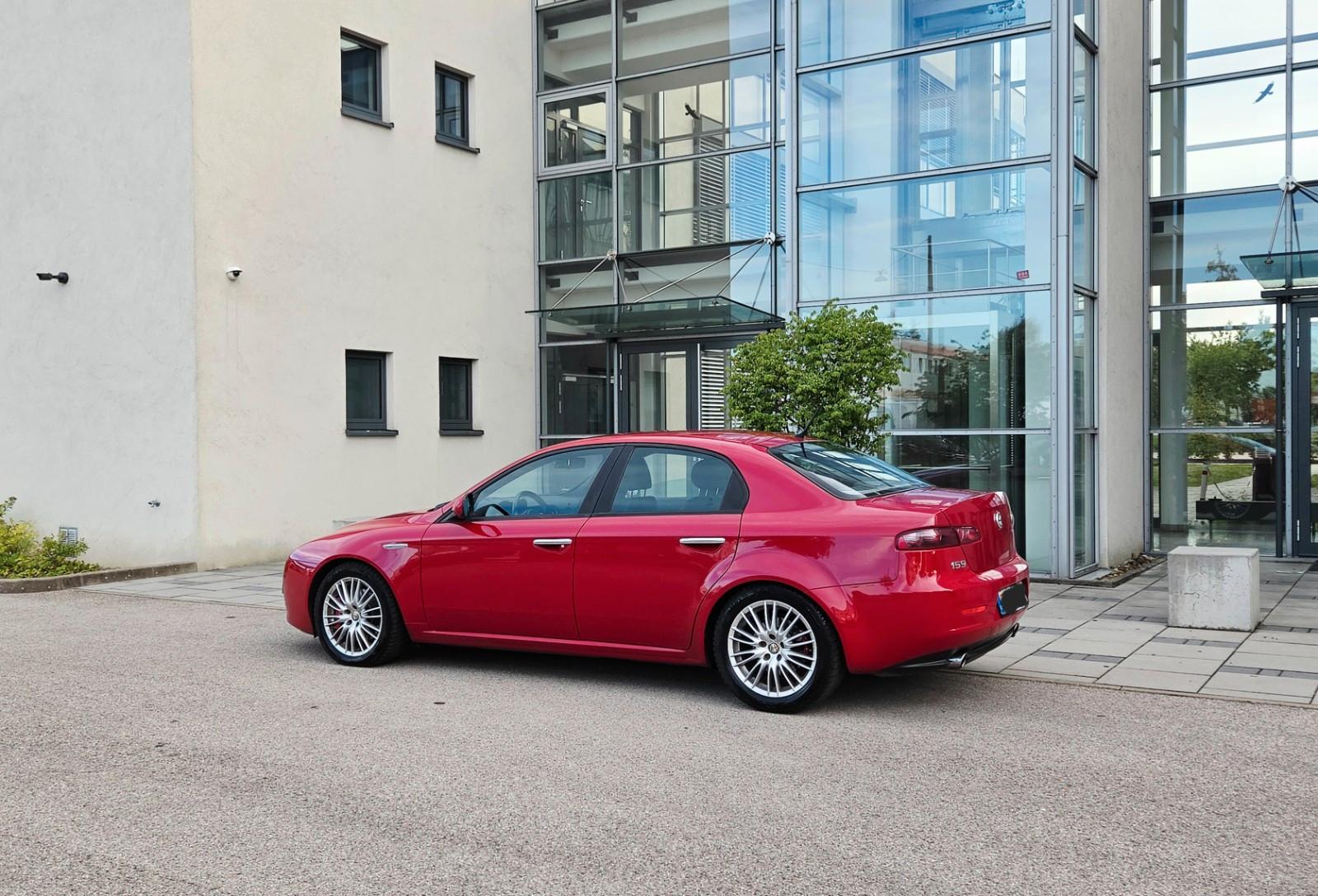 ALFA ROMEO 159 - 1.8 -  200 CV - BVM - VOLANT EN CUIR