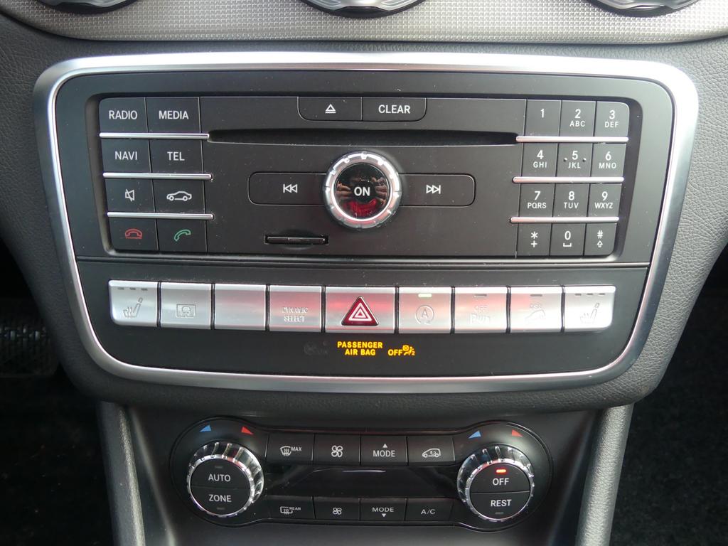 Mercedes-Benz GLA 220