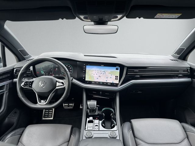 Touareg 3.0 V6 TDI R-LINE 4Motion PANO+STDHZ+AHK