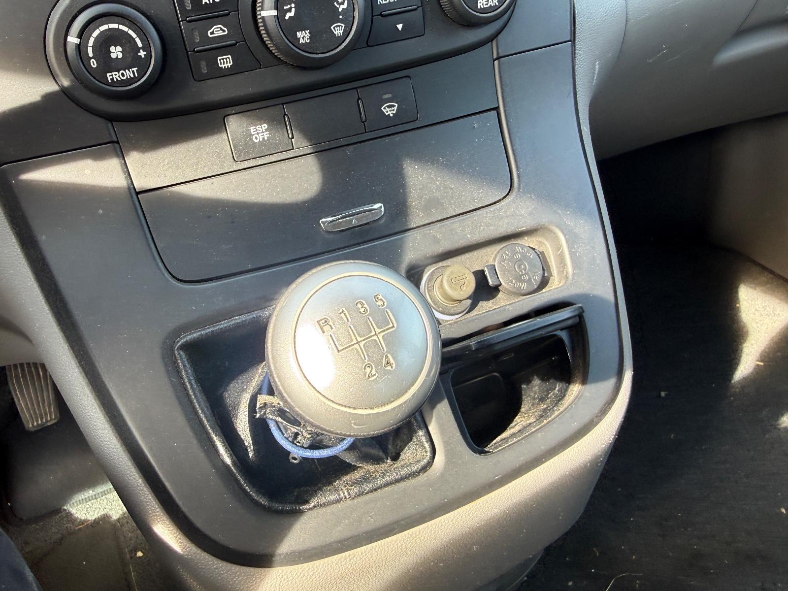 Kia Carnival 2009 — photo 10