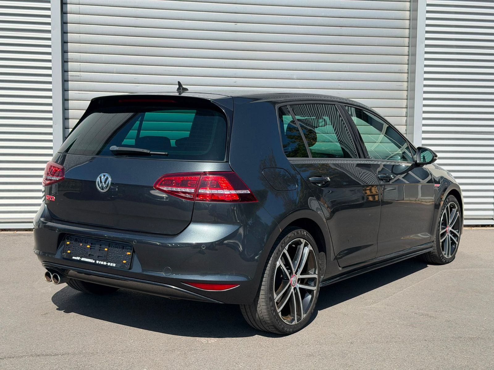 Fahrzeugabbildung Volkswagen Golf VII Lim. GTD DSG Bi-Xenon GRA Navi SHZ PDC