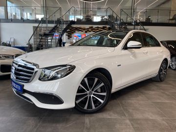 Mercedes-Benz E 300 de Lim. Aut. Avantgarde *LED*LEDER*PANO*