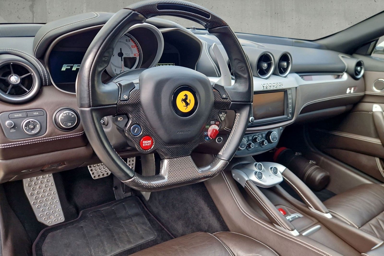 Fahrzeugabbildung Ferrari FF*dt. Auto*Lift*Carbon*Sitzbelüftung*Display*