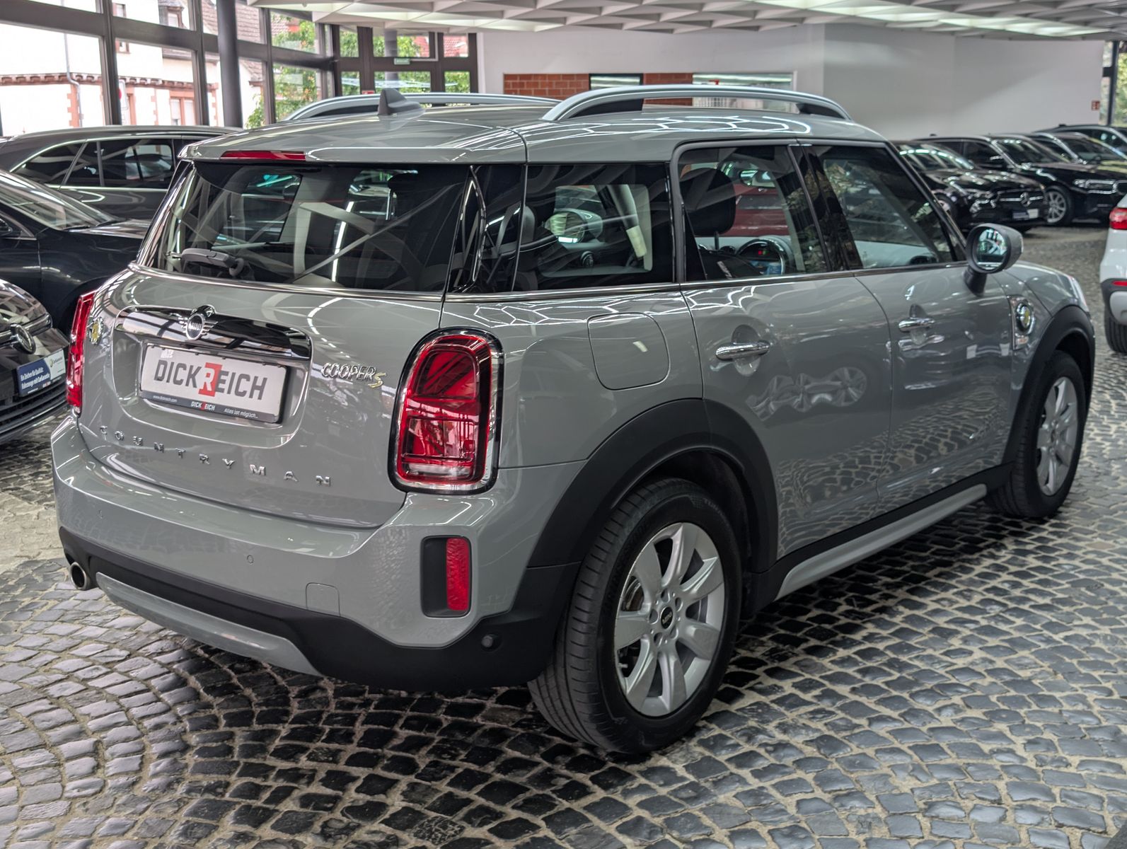 Fahrzeugabbildung MINI Countryman SE (Cooper) Essential Trim All4 94%So