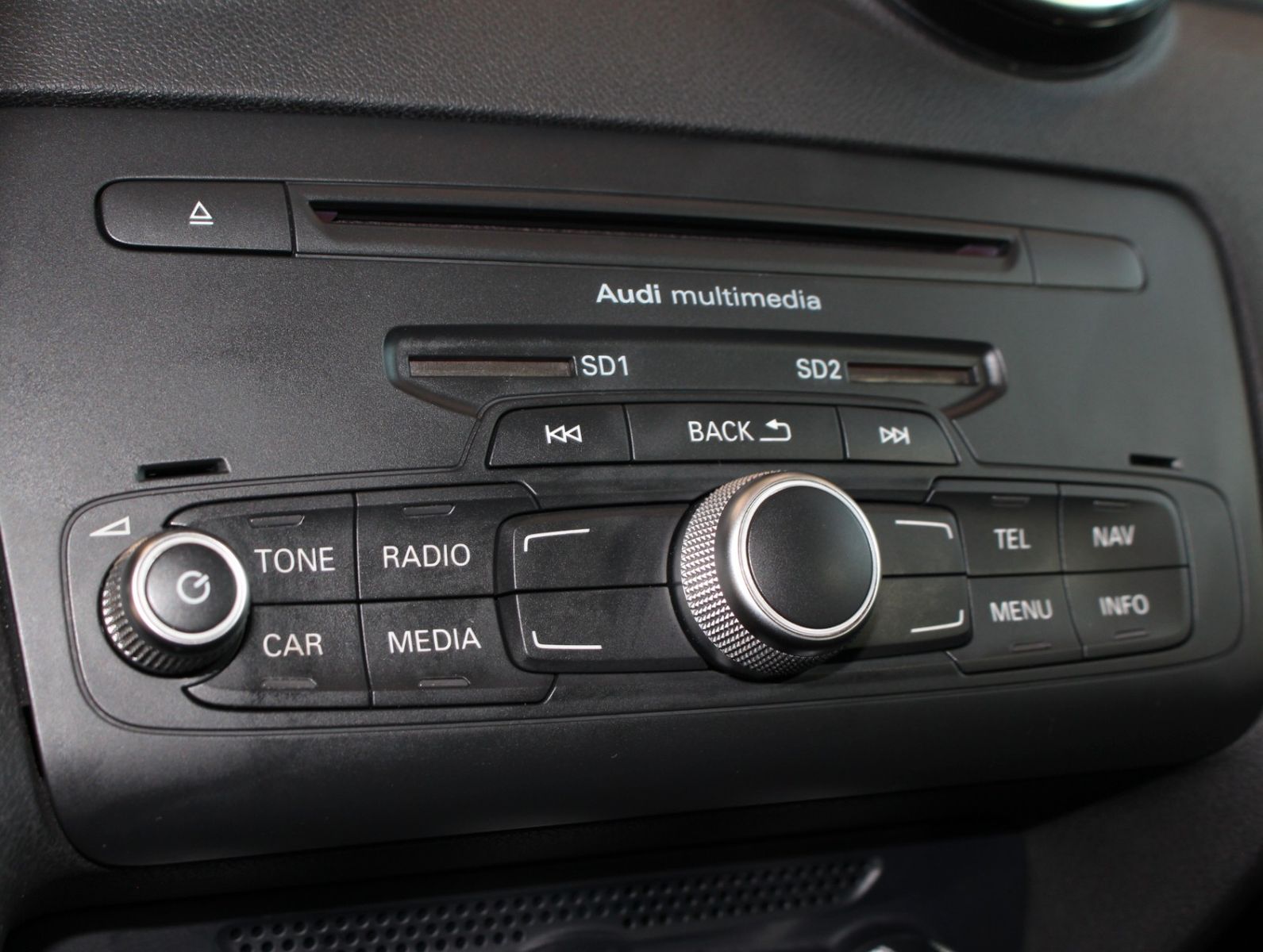 Fahrzeugabbildung Audi A1 Sportback attraction Bi Xenon*8 Fach Bereift