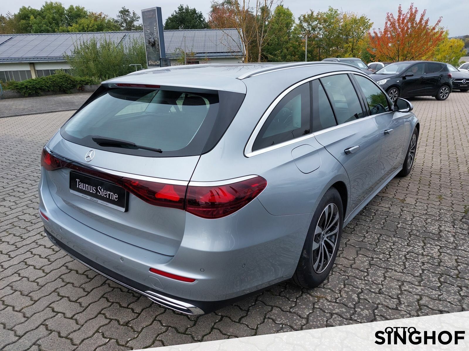 Fahrzeugabbildung Mercedes-Benz E 220 d T Avantgarde +AHK+Rü Kam+Distronic+LED+