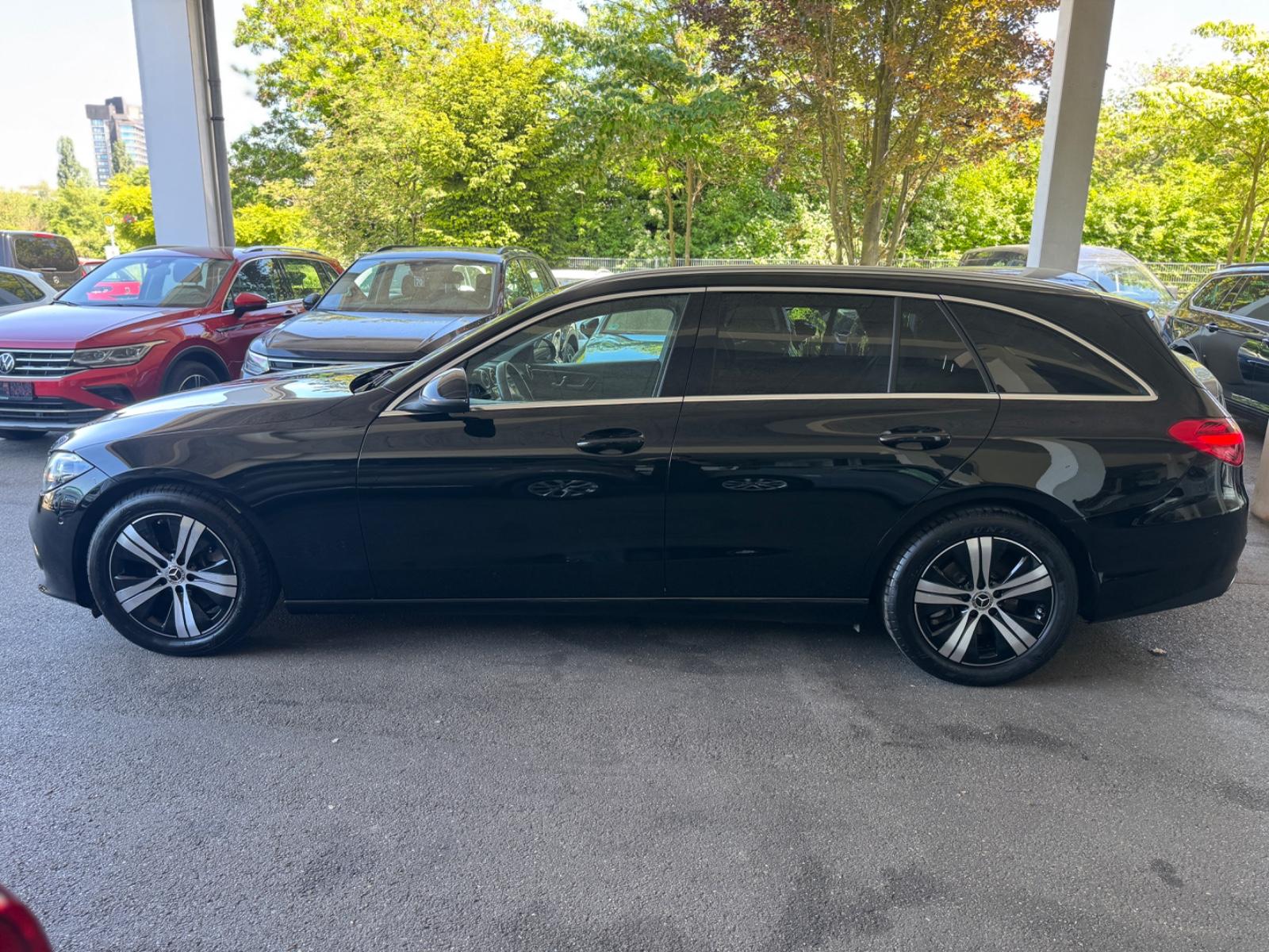 Mercedes-Benz C 220 d T-Modell Avantgarde Navi LED ACC AHK 1.H
