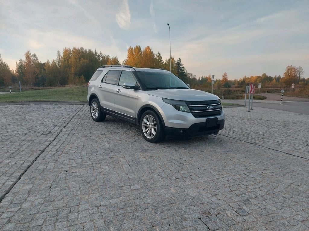 Ford Explorer