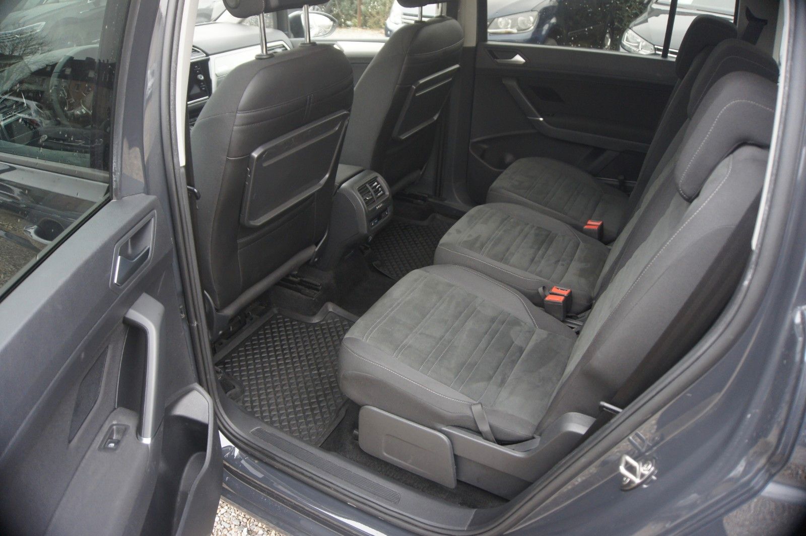 Fahrzeugabbildung Volkswagen Touran Comfortline Navi 14 Wege Sitz  automatik