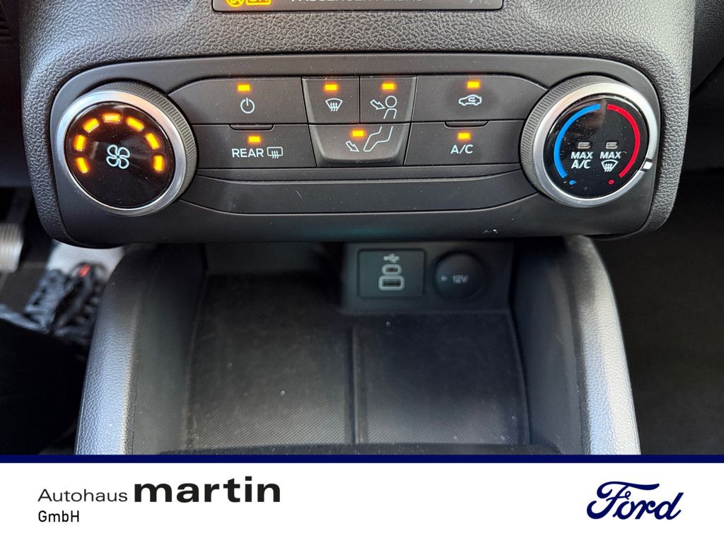 Fahrzeugabbildung Ford Focus 1.0 EcoBoost Cool&Connect AHK LED FACEL.
