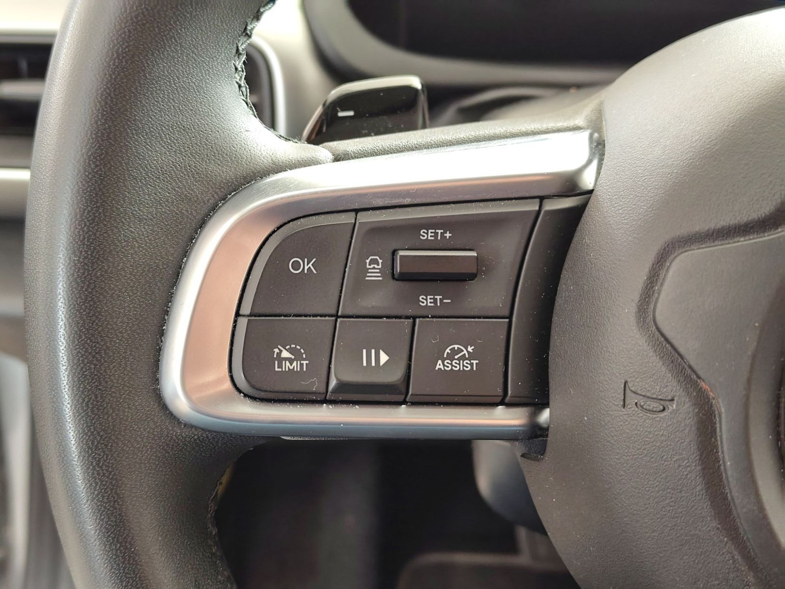 JEEP Avenger  1.2 MHEV Altitude JBL ACC LED – Bild 37