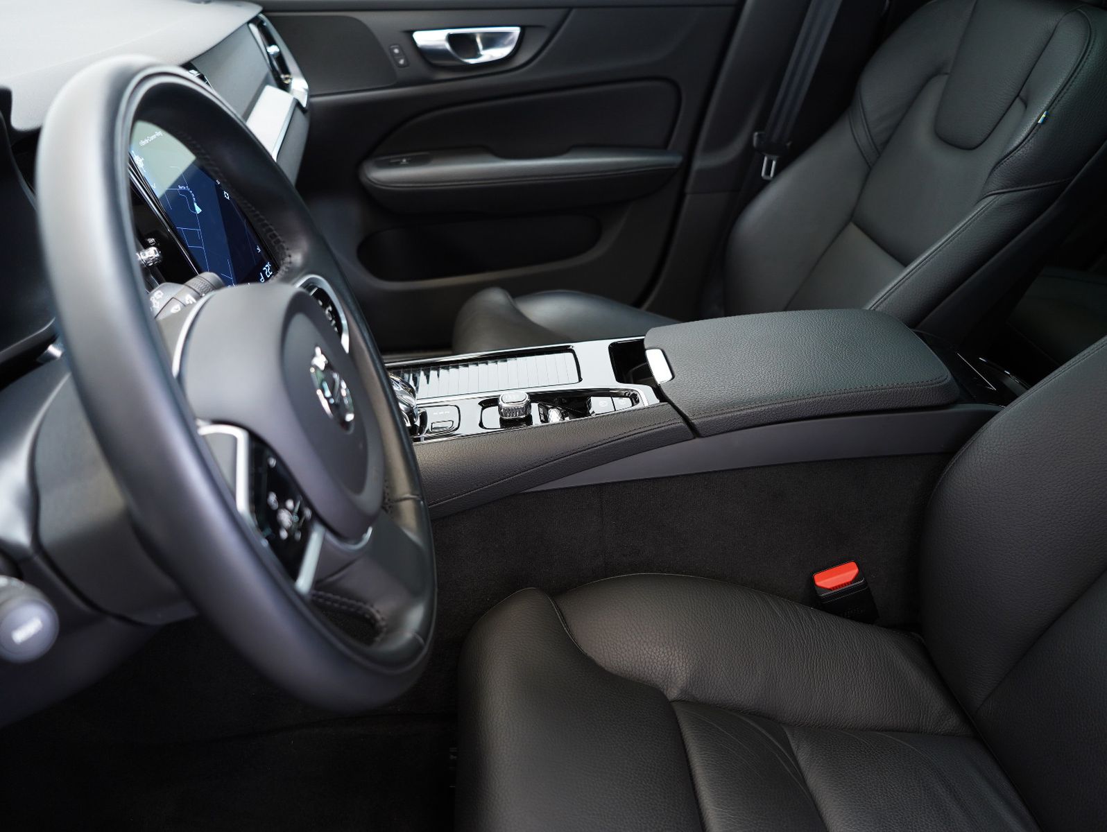 Fahrzeugabbildung Volvo V60 T6 AWD Recharge Plug-In Inscription ACC/AHK
