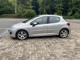 Peugeot 207 Premium 120 VTi Automatik Premium - Peugeot 207 mit Benzin-Antrieb: Automatik