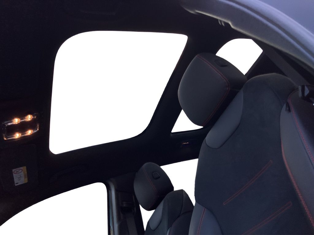 Fahrzeugabbildung Mercedes-Benz GLB 200 AMG*NIGHT*AHK*PANO*DISTR*MEMO*KEYL*MULTI