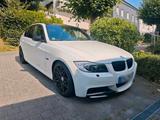 BMW 325i E90 3.0 - BMW 325 in Solingen