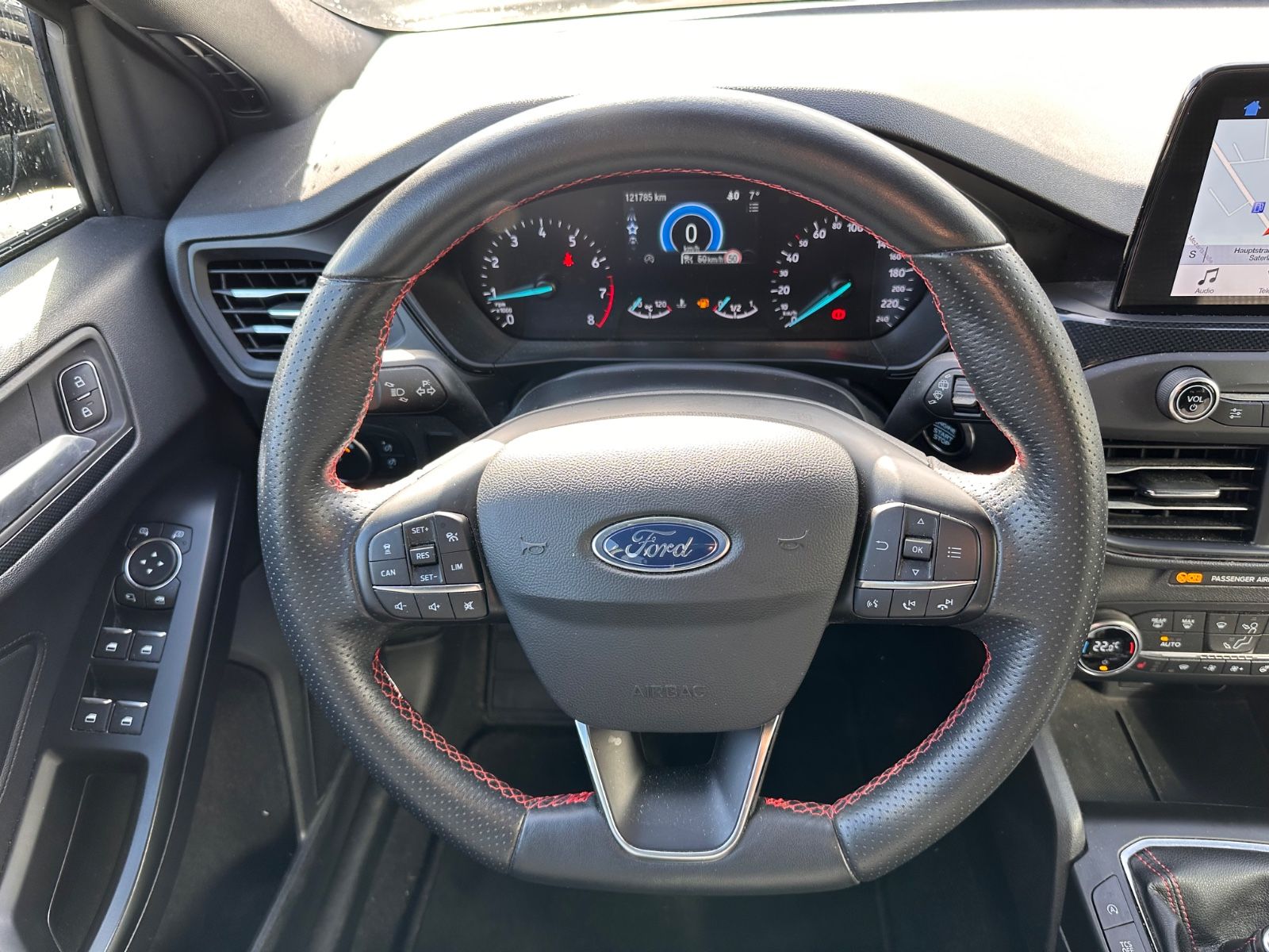 Fahrzeugabbildung Ford Focus Turnier ST-Line 1.5 EB ACC/eHeck/LED/Navi