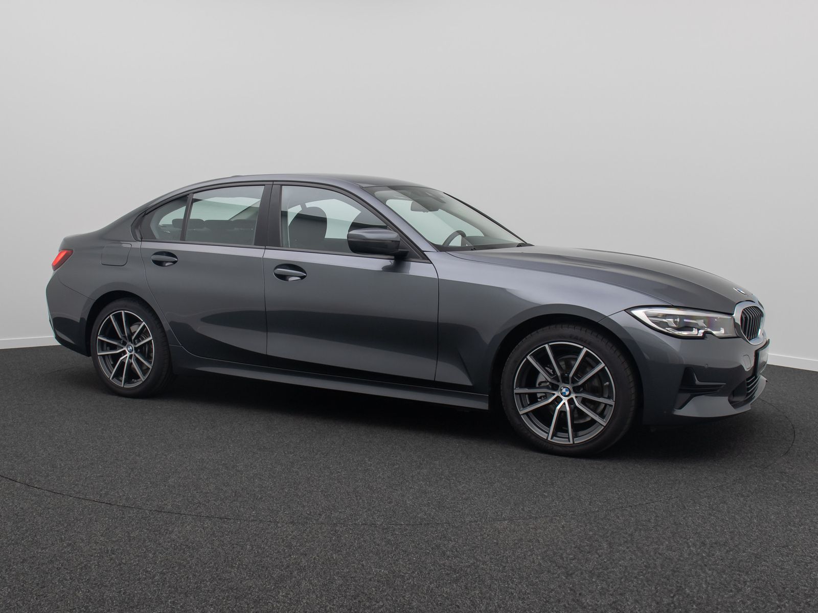 Fahrzeugabbildung BMW 320i Alarm PDC Komfort LED FernlichtAss HiFi 18"