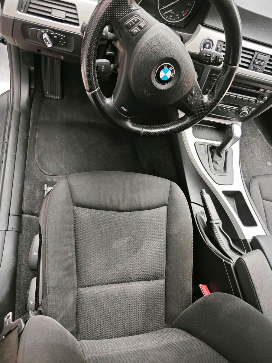 BMW 318 2009 — photo 7