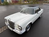 Mercedes-Benz 220 SEb/C W111 Coupe Bi-Color Schiebedach BRD - Mercedes-Benz 220 mit Benzin-Antrieb: Leder