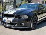 Ford Mustang Shelby  GT 500 - Ford Mustang: Schwarz, Shelby