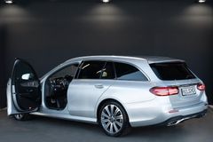 MERCEDES-BENZ E 400 d T 4M Avantgarde *Widescreen*Memory*AHK*