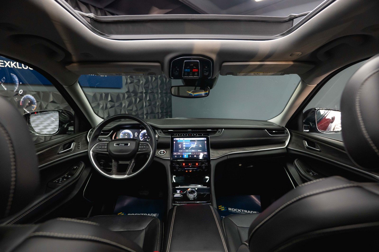 Fahrzeugabbildung Jeep Grand Cherokee 3.6 4x4 LIMITED L Modell 2022 19%