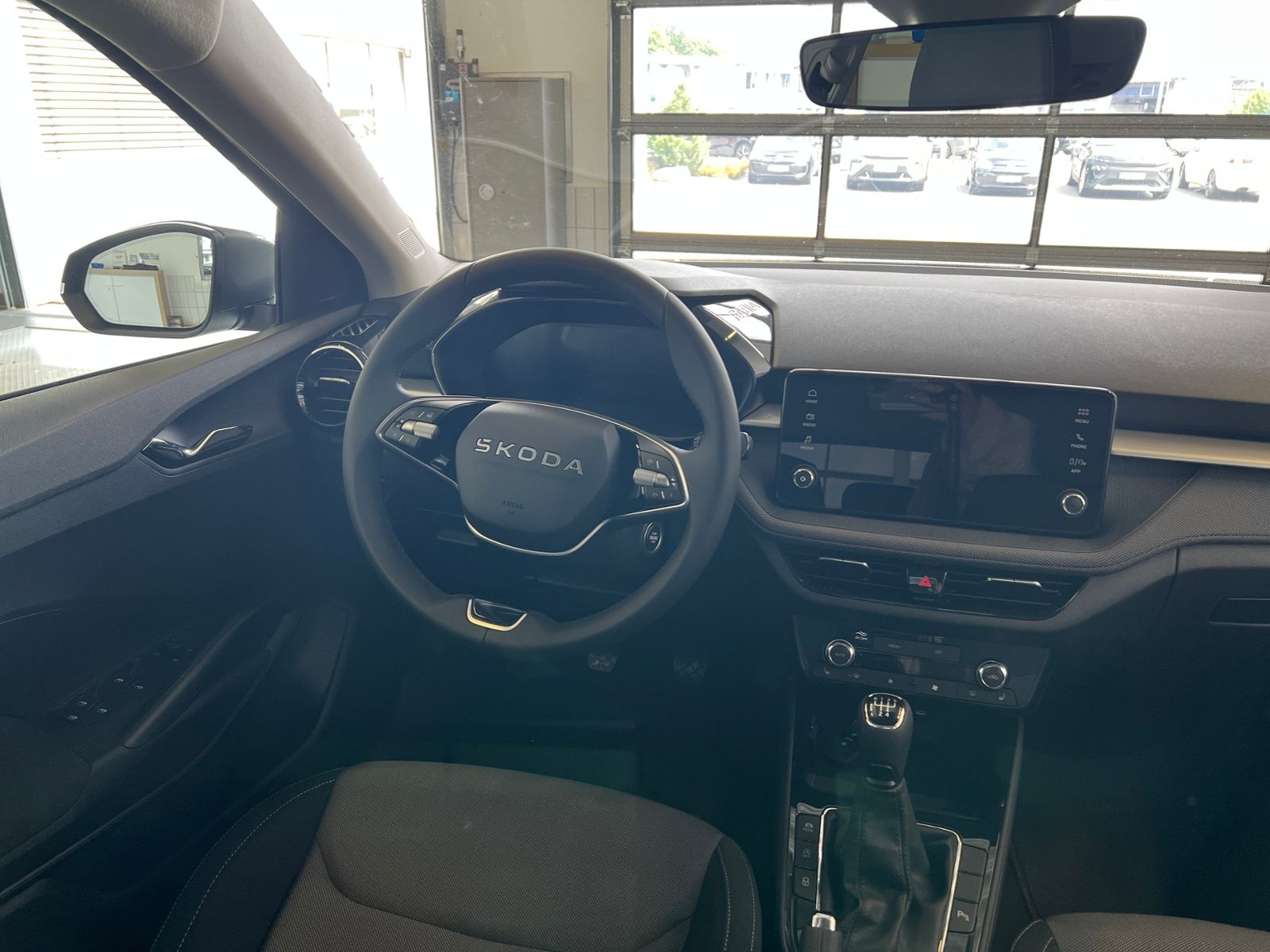 Fahrzeugabbildung SKODA Fabia Tour 1.0 TSI *Winter-Paket,KESSY,Einparkhi