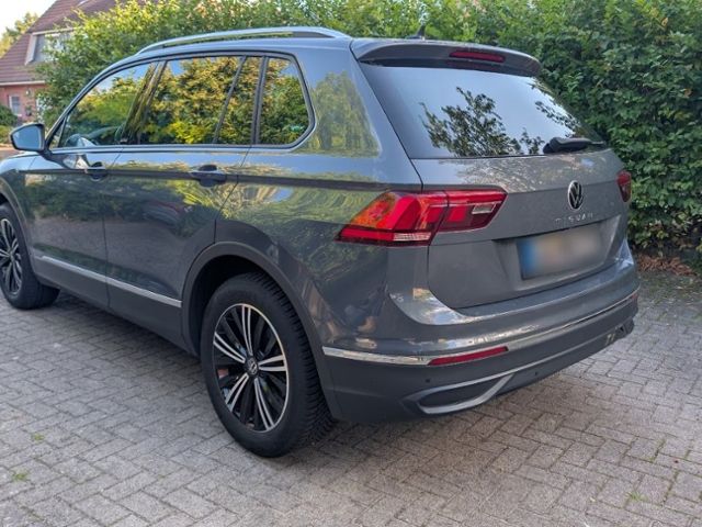 Fahrzeugabbildung Volkswagen Tiguan Life Active 1,5 l TSI DSG Active