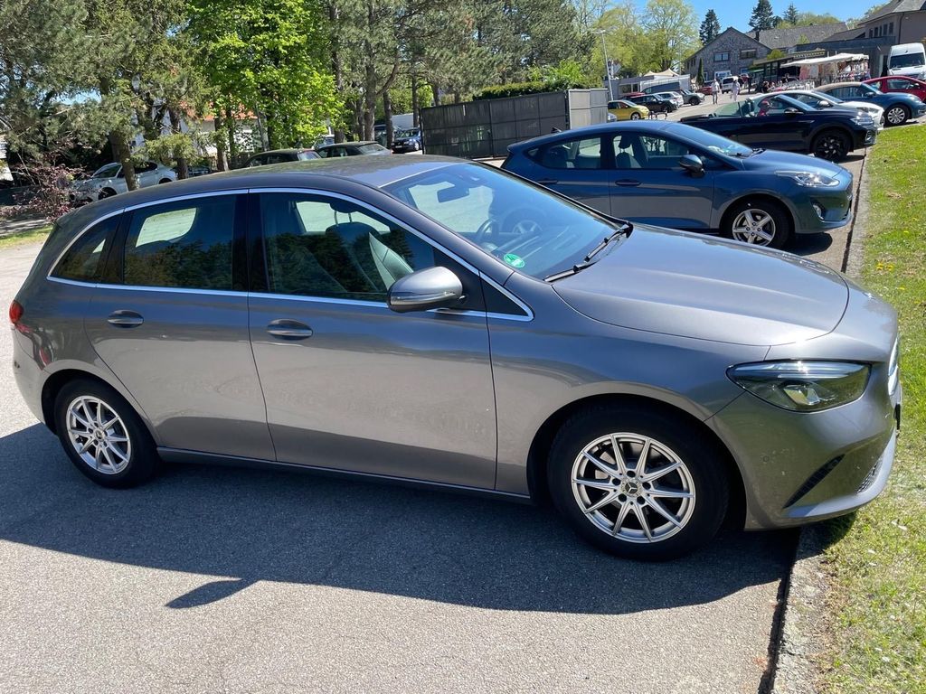Image of Mercedes-Benz B 180